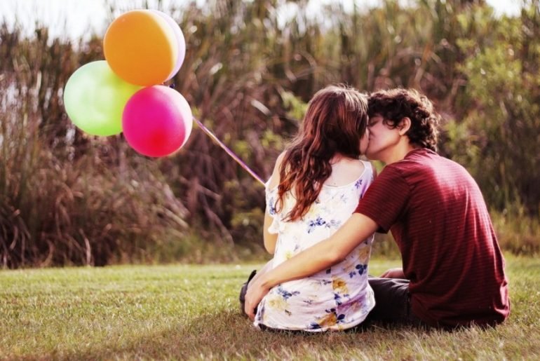 whatsapp status love